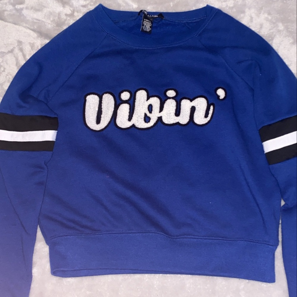Blue Graphic Crewneck Sweatshirt